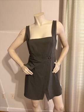 Sleeveless Square Neck Mini Romper in olive green